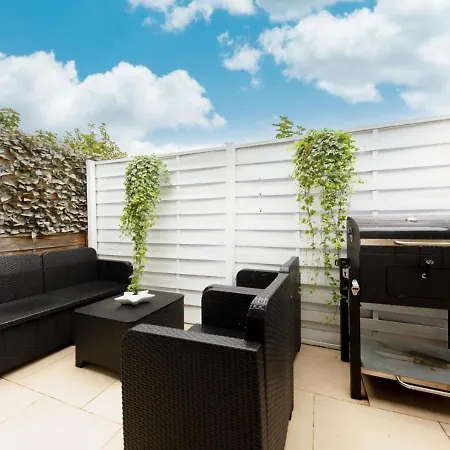 Apartamento Evasion Urbaine Cozy Avec Terrasse Et Parking, A 10 Minutes De Paris Gare Du Nord